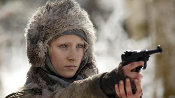 Bild 1 von 7: Die 15-jährige Hanna (Saoirse Ronan) wurde zur Kämpferin ausgebildet