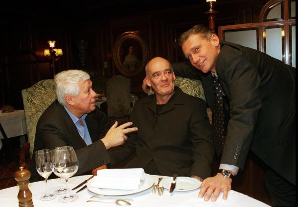 Bild 1 von 9: Im Bild: Peter Weck (Paul Schäfer), Hans-Michael Rehberg (Kutas Jakesch), Rainhard Fendrich (Max Schäfer).