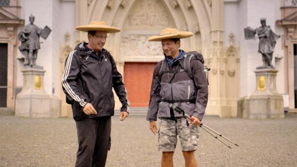 Bild 1 von 13: Im Bild: Viktor Gernot und  Fifi Pissecker in Mariazell.