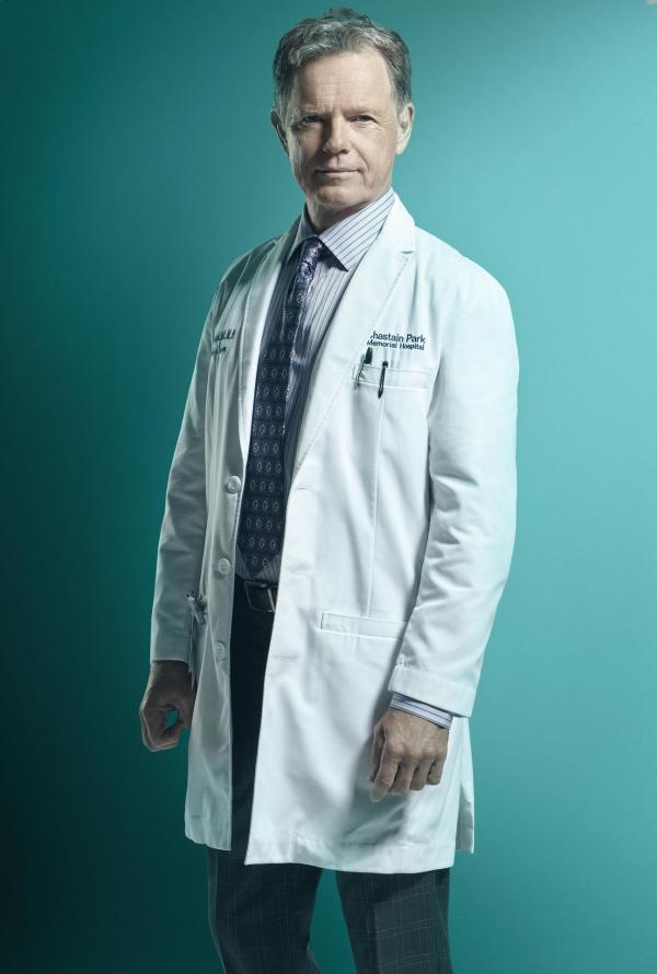 Bild 1 von 17: (2. Staffel) -Dr. Randolph Bell (Bruce Greenwood)