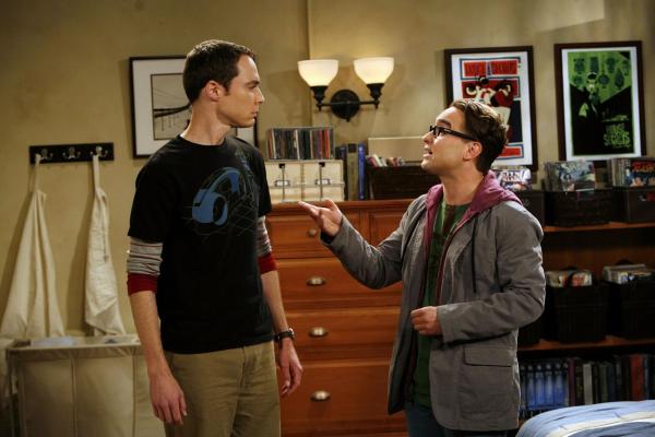 Bild 1 von 21: Sheldon Cooper (Jim Parsons, l.); Leonard Hofstadter (Johnny Galecki, r.)
