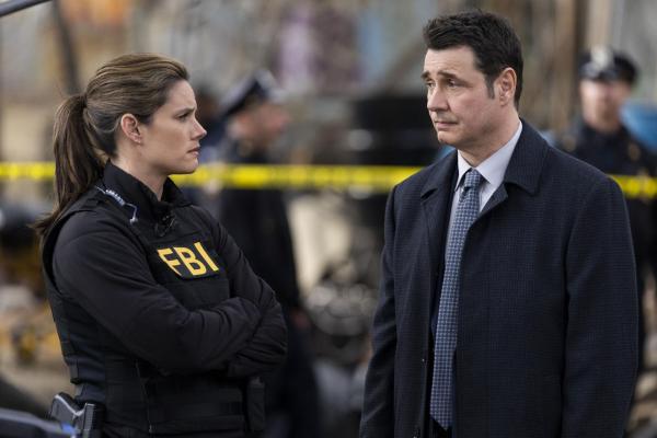 Bild 1 von 7: FBI Special Agent Maggie Bell (Missy Peregrym, l.); Detective Nick Zito (Adam Ferrara, r.)