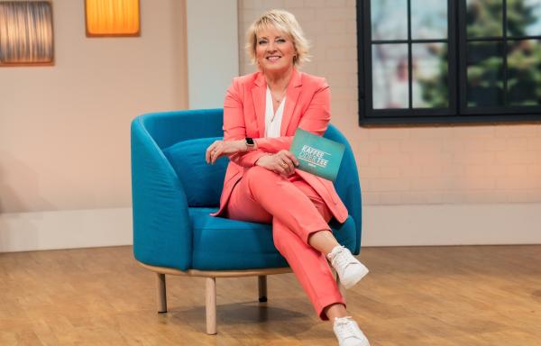 Bild 1 von 2: Das tägliche Servicemagazin des SWR Fernsehens bietet Wissenswertes aller Sparten.  Moderatorin Heike Greis präsentiert Gesundheitstipps, Rezepte, Ratschläge, Freizeitanregungen und Unterhaltung.
