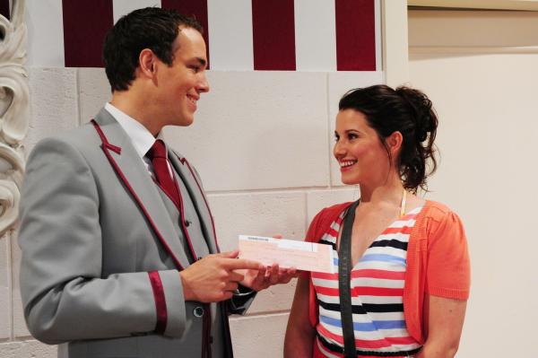 Bild 1 von 11: Xaver (Jan van Weyde, l.); Kira (Mareike Lindenmeyer, r.)