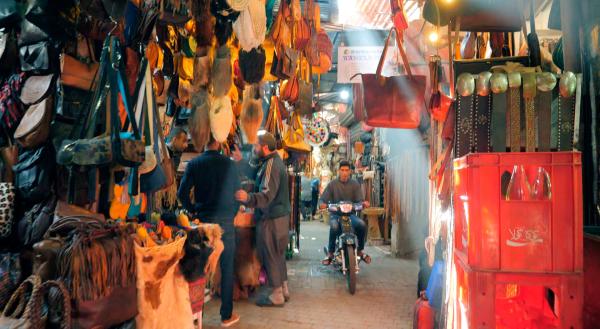 Bild 1 von 11: In den Souks von Marrakesch - der bekannteste Basar in ganz Afrika.