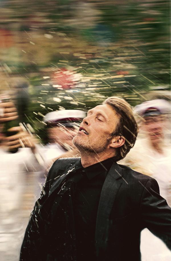 Bild 1 von 1: Kinoplakat - Martin (Mads Mikkelsen) liebt den Rausch.