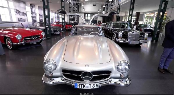 Bild 1 von 3: Ein Mercedes-Benz 300 SL \