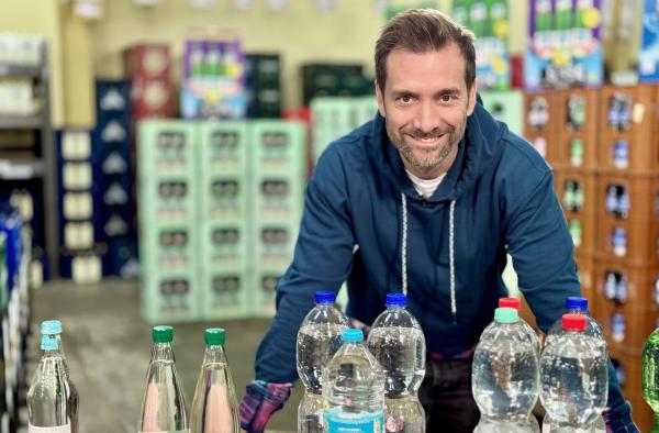 Bild 1 von 1: Still oder Sprudel? Marke oder No-Name? Die Auswahl an Mineralwasser im Getränkemarkt ist enorm. Und so auch die preislichen Unterschiede. Aber was steckt drin und geht?s mit Leitungswasser am Ende nicht noch günstiger? Das und mehr in \