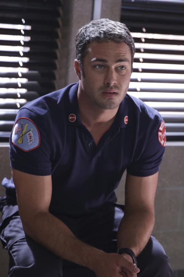 Bild 1 von 8: Taylor Kinney as Kelly Severide -- (Photo by: Elizabeth Morris/NBC)