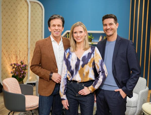 Bild 1 von 14: Im Bild: Martin Ferdiny, Verena Hartlieb, Norbert Oberhauser.
