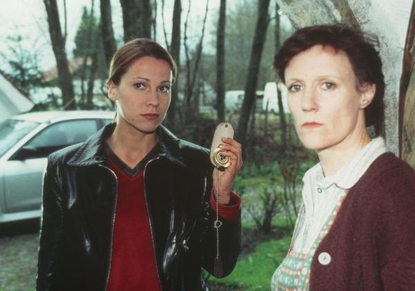Bild 1 von 10: Im Bild (v.li.): Doris Schretzmayer (Lisa Engel), Claudia Martini (Anna Mazinger).