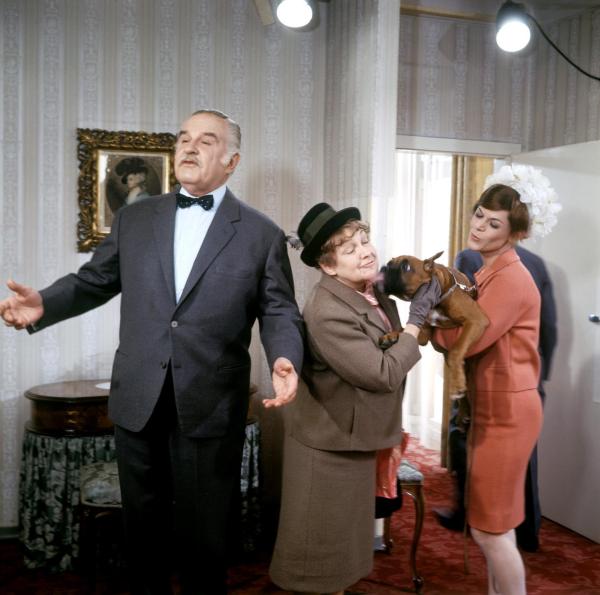 Bild 1 von 4: Im Bild: Harry Hardt, Lotte Lang, Ruth Brinkmann.