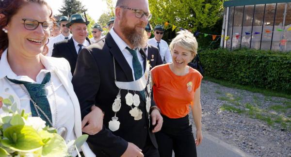 Bild 1 von 2: 