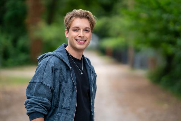 Bild 1 von 13: Lucas lebt in Brandenburg - doch die große Liebe hat er hier noch nicht gefunden.