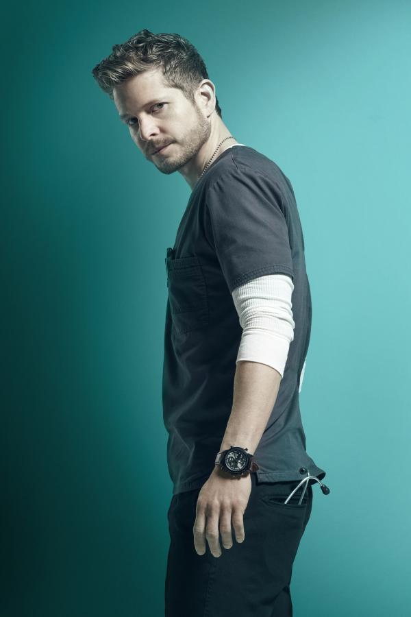 Bild 1 von 17: (2. Staffel) - Dr. Conrad Hawkins (Matt Czuchry)