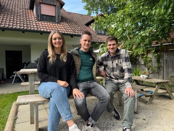 Bild 1 von 8: Auch Angehörige sind von der Depression eines Familienmitgliedes mitbetroffen und müssen ebenfalls lernen, mit der Erkrankung umzugehen. Rechts: Moderator Frank Seibert.