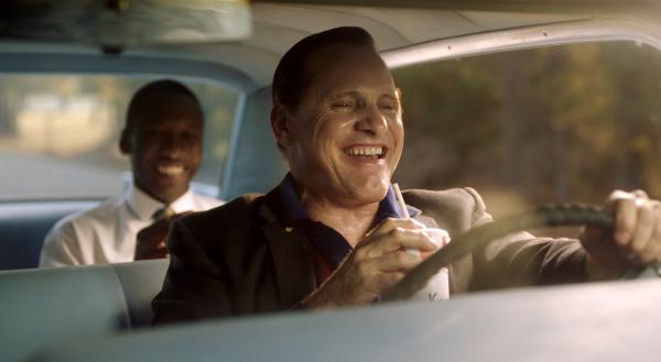 Bild 1 von 5: Zwischen Shirley (Mahershala Ali, l.) und seinem Fahrer Tony (Viggo Mortensen) entsteht eine besondere Freundschaft.