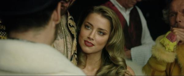 Bild 1 von 7: Nicola Six (Amber Heard)