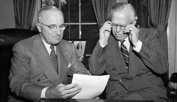 Bild 1 von 12: Im Bild: Harry S. Truman, George Catlett Marshall.