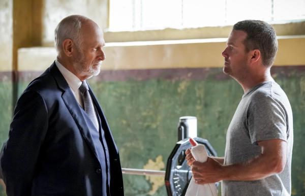 Bild 1 von 8: (v.l.n.r.) Hollace Kilbride (Gerald McRaney); G. Callen (Chris O'Donnell)