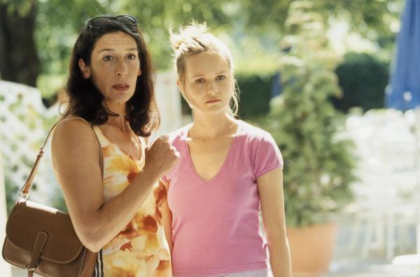 Bild 1 von 19: Mutter (Adele Neuhauser, l.) und Tochter (Stefanie Stappenbeck, r.) sind überzeugt, dass Italiener manchmal anders ticken ...