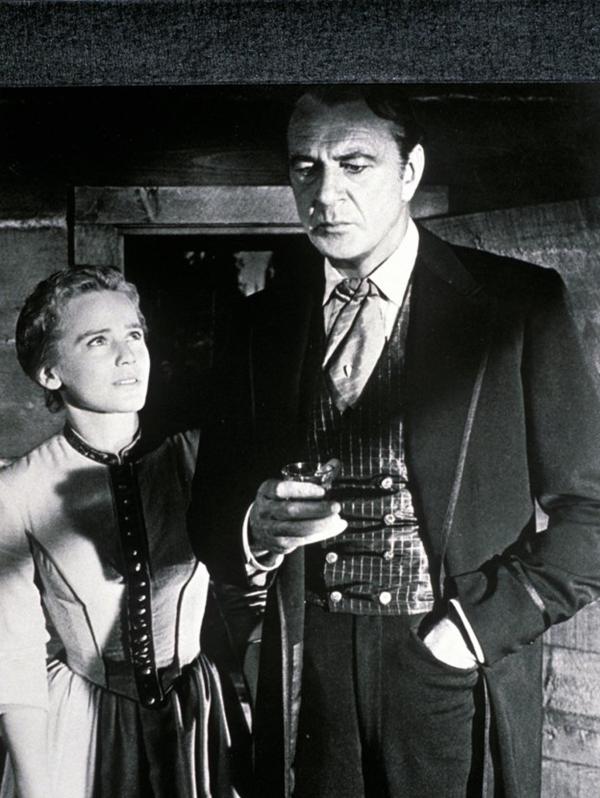 Bild 1 von 6: Dankbarkeit: Doc Joe Frail (Gary Cooper) hat die junge Elizabeth (Maria Schell) geheilt.