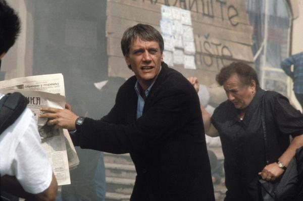 Bild 1 von 8: Der russische Terrorist Dusan Gavrich (Marcel Iures, M.) verfolgt sein Ziel gnadenlos ...