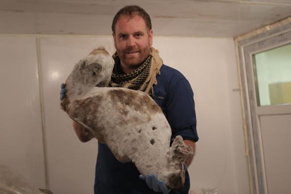 Bild 1 von 4: Josh Gates