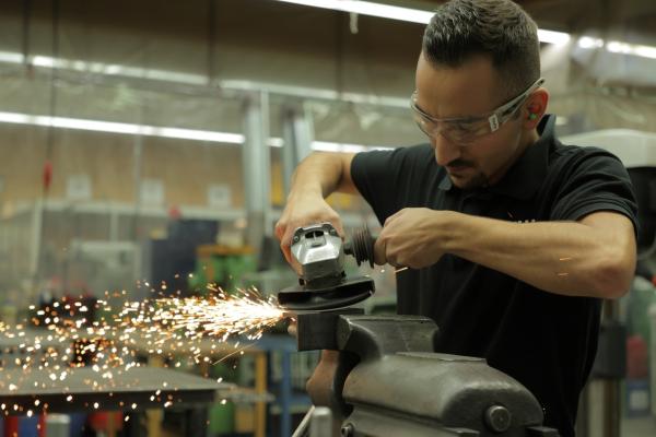 Bild 1 von 12: Die Häftlinge haben hier die Möglichkeit, eine Ausbildung abzuschließen. Externe Kundenaufträge fertigzustellen steigert dabei die Motivation zusätzlich.