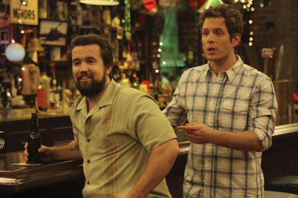 Bild 1 von 8: Mac (Rob McElhenney, l.); Dennis Reynolds (Glenn Howerton, r.)