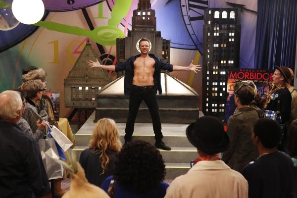 Bild 1 von 22: Auf der InspecTiCon- Convention lernt Jeff (Joel McHale) eine interessante, junge Frau kennen ...