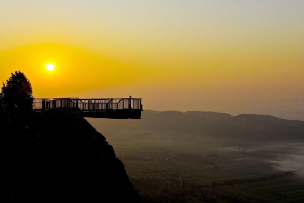 Bild 1 von 5: Im Bild: Naturpark Hohe Wand, Blick auf Skywalk