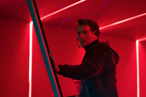 Bild 1 von 3: Damian Cray's (Toby Stephens) Herzensprojekt ist die Fortsetzung des Videospiel-Hits \