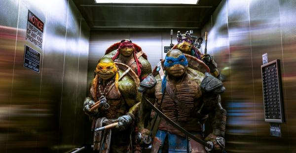 Bild 1 von 6: Left to right: Michelangelo, Raphael, Leonardo, and Donatello in TEENAGE MUTANT NINJA TURTLES, from Paramount Pictures and Nickelodeon Movies.
