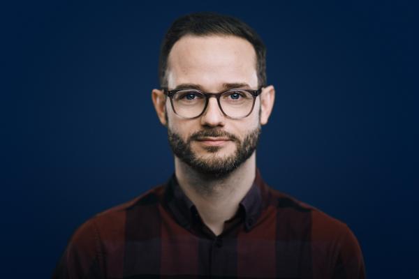 Bild 1 von 1: Moderator Rainer Maria Jilg.