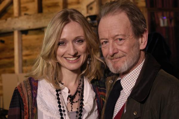 Bild 1 von 5: Isolde Balliol (Rachel Pickup) und Ernest Balliol (Ronald Pickup).