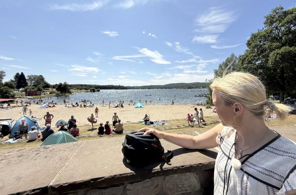 Bild 1 von 5: Anna Lena Dörr am Bostalsee.