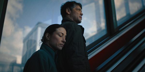 Bild 1 von 12: Nadine (Aenne Schwarz) sucht die Nähe zu Paul (Carlo Ljubek).