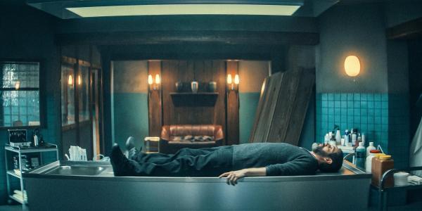 Bild 1 von 20: Im Bild: Reza (Yousef Sweid) hat sich auf den Vorbereitungstisch in der Bestattung gelegt.