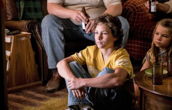 Bild 1 von 24: Noch ahnt Georgie (Montana Jordan) nicht, dass sein Bruder ihm mal wieder die Show stehlen wird und dieses Mal sogar auf seinem Terrain, dem Football ...
