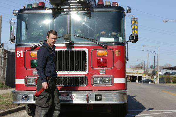 Bild 1 von 4: Jesse Spencer as Matthew Casey -- (Photo by: Elizabeth Morris/NBC)