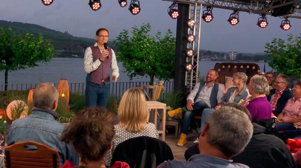 Bild 1 von 1: Stimmungsvolle und besinnliche Weihnachts-Comedy mit Kabarettist und Comedian Chako Habekost in der schönsten Zeit des Jahres.