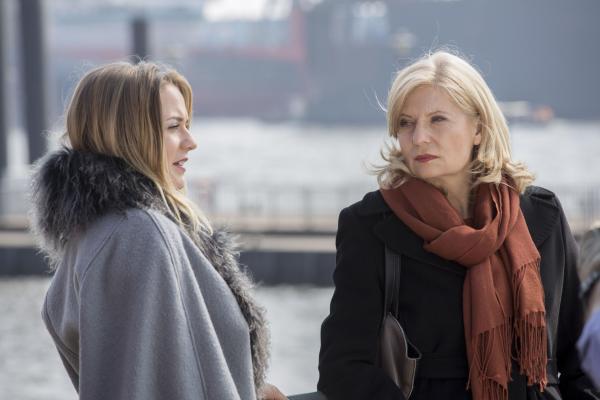 Bild 1 von 4: Cosima Lehninger (Cosima Lehninger, l.); Isabel von Brede (Sabine Postel, r.)