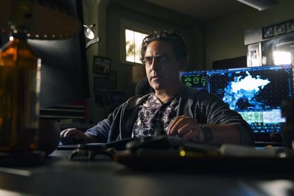 Bild 1 von 15: Ernie Malik (Jason Antoon)