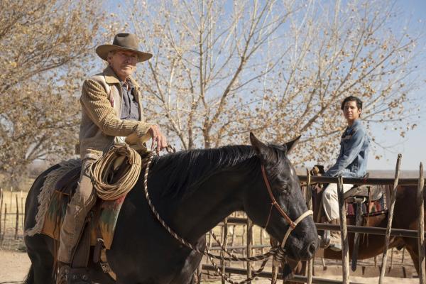 Bild 1 von 9: Mike Milo (Clint Eastwood, l.); Rafo (Eduardo Minett, r.)
