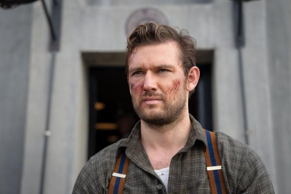 Bild 1 von 12: Geoffrey Appleyard (Alex Pettyfer)