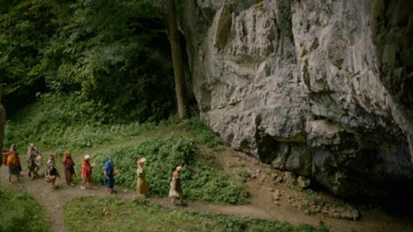 Bild 1 von 5: Gefährliche Reise: Um den Bernstein nach Südeuropa zu transportieren nehmen die Kaufleute der Bronzezeit große Strapazen auf sich.