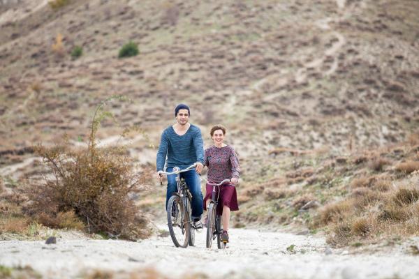 Bild 1 von 6: Im Bild: Luk Piyes (Mehmet Ciller), Christiane Paul (Vicky).