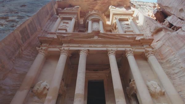 Bild 1 von 2: Modernste Technologie soll die Geheimnisse der vor mehr als 2000 Jahren erbauten Stadt Petra lüften.