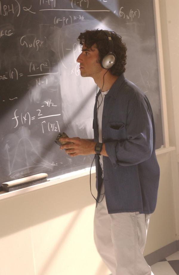 Bild 1 von 12: David Krumholtz (Charlie Eppes)